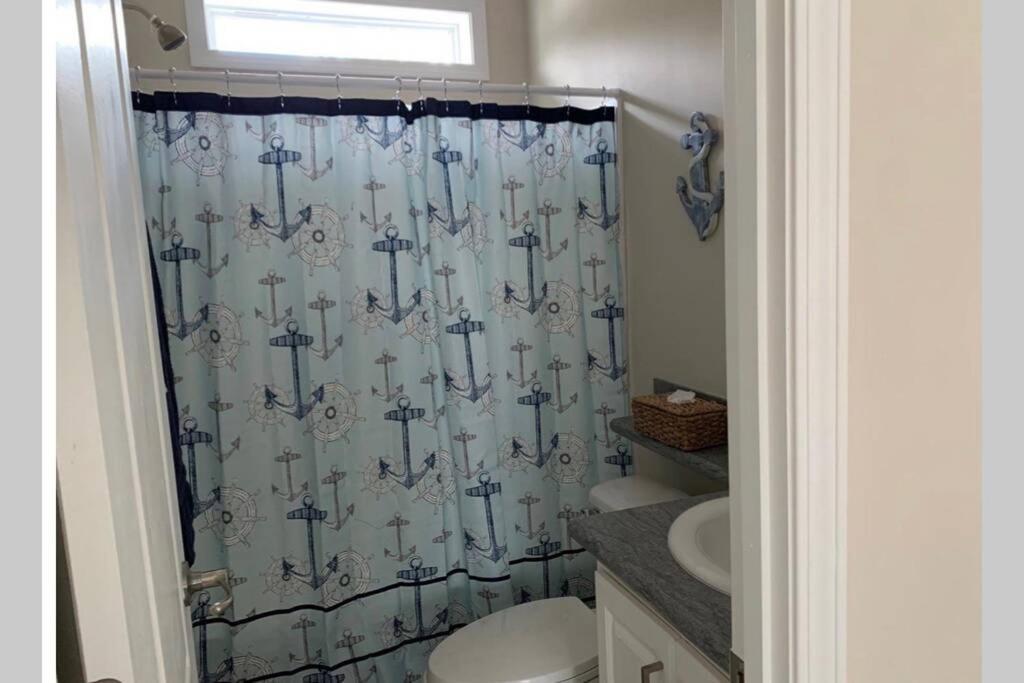 Near Parks At Great Price! Apartment